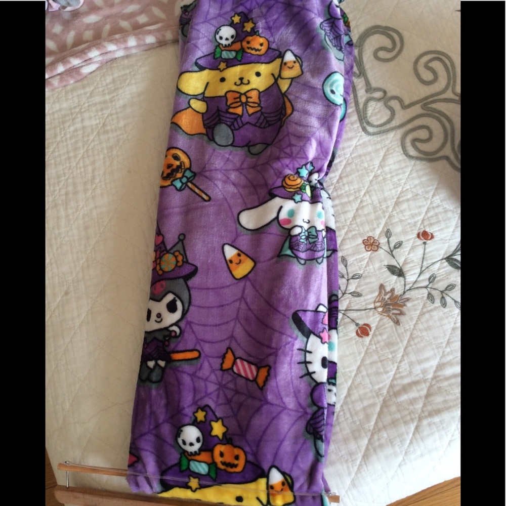 Hello kitty and friends Halloween blanket